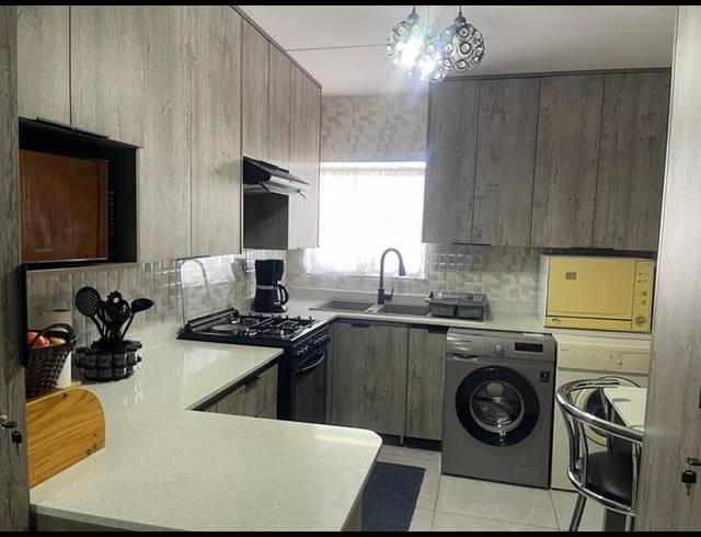 3 BEDROOM TOWNHOUSE FOR SALE IN OAKDENE